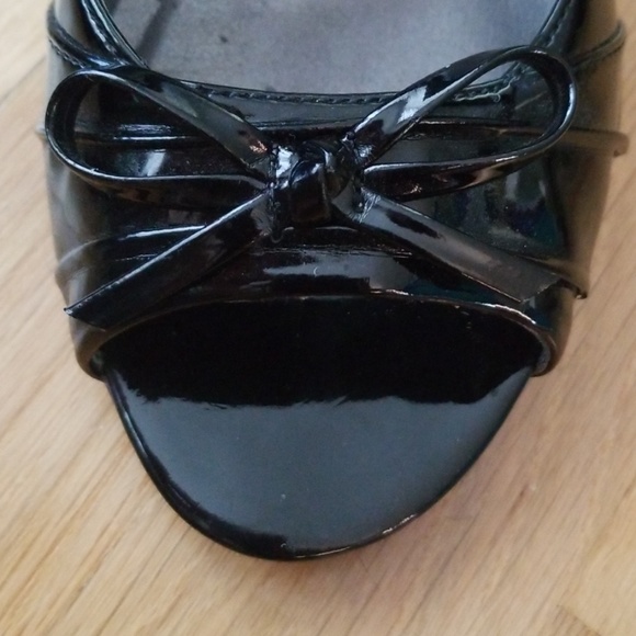 Peeptoe Patent Leather Slingbacks - Picture 2 of 7